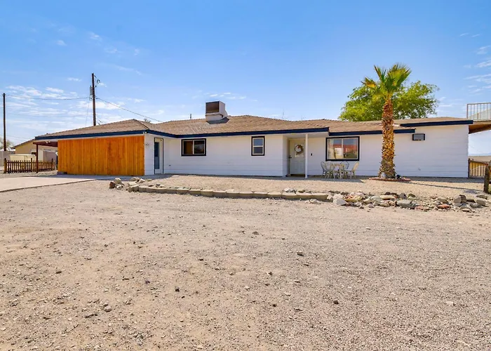 Water Views & Close To Beach: In Havasu Holiday home *